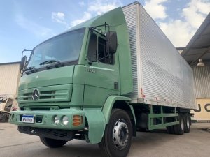 Caminhão usado a venda Mercedes Benz MB 1718 truco 2010