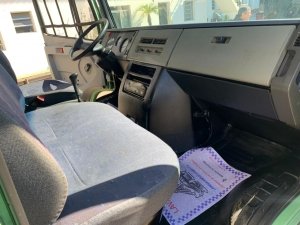 Caminhão usado para venda em Sao Paulo Mercedes Benz MB 710 plus 2011 com baú de alumínio